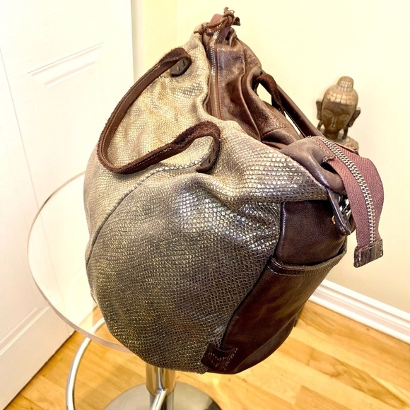 Y2K Sofia C.  leather bag w/shimmer gold snakeskin fabric & silver hardware 🤎💛 - Picture 3 of 15